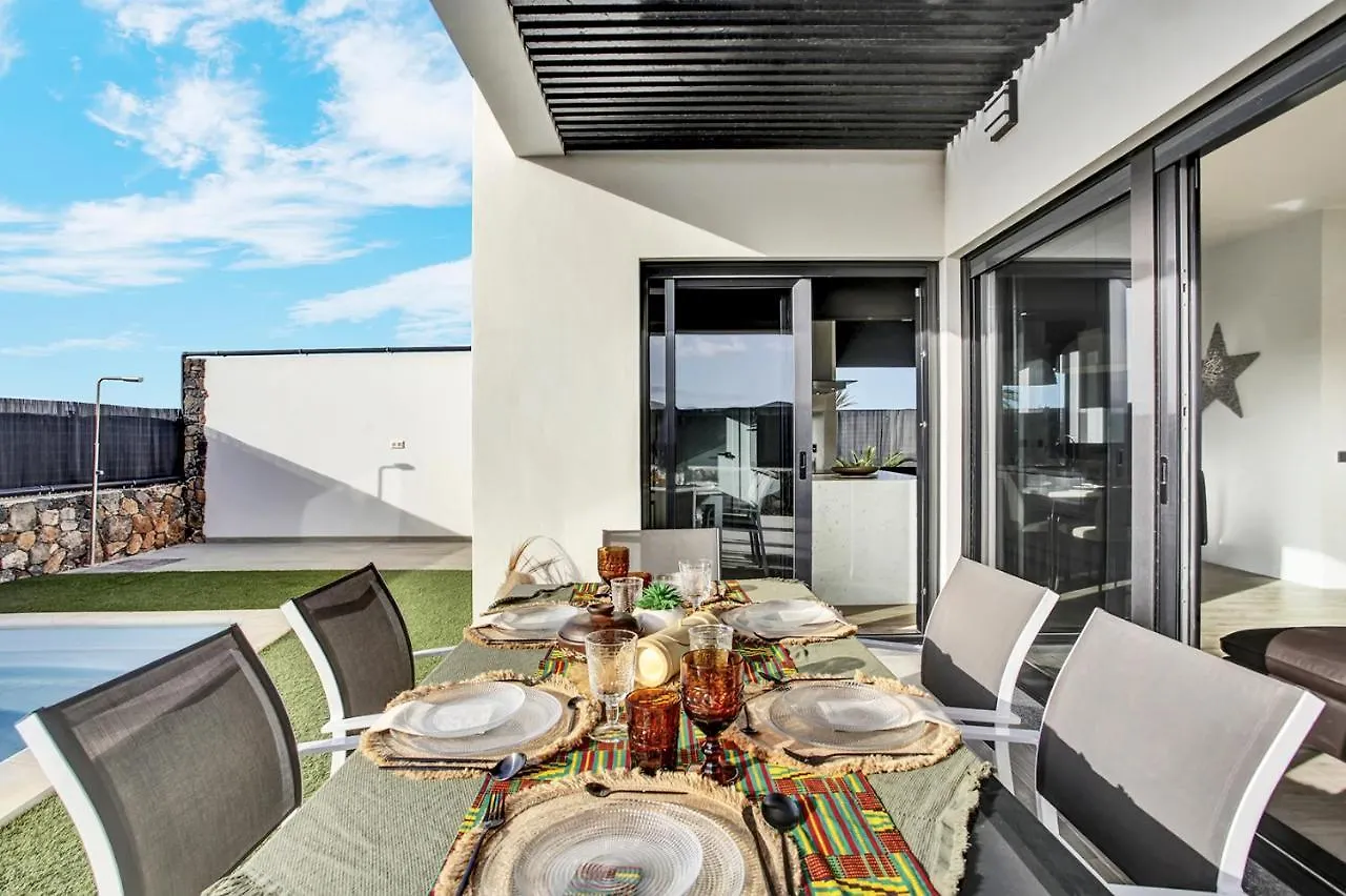 Villa Del Roque, Heated Pool & Luxury In El Roque