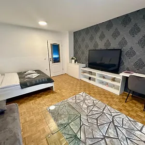 Clara , Lubiana Slovenia