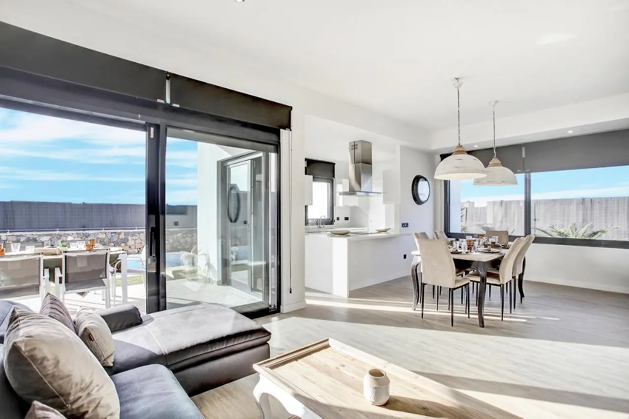 Villa Del Roque, Heated Pool & Luxury In El Roque