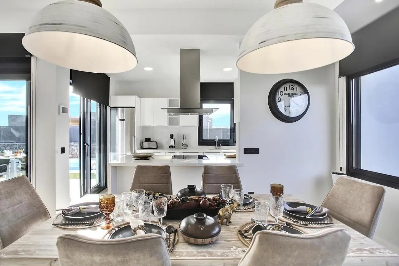 Villa Del Roque, Heated Pool & Luxury In El Roque